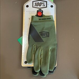 NWT 100% Ridecamp Men’s Cycling Gloves - Multiple sizes. (G32)